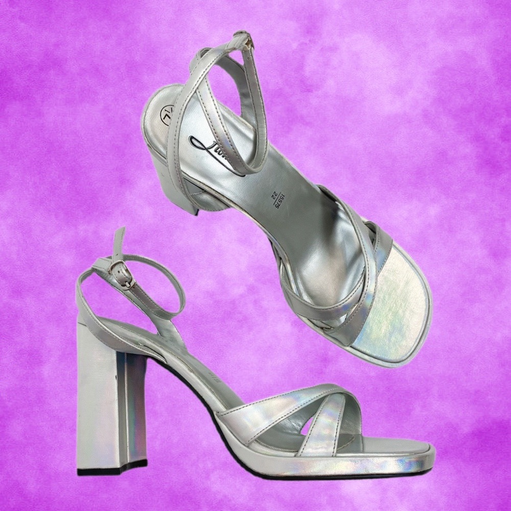 Silver holographic 90’s heels